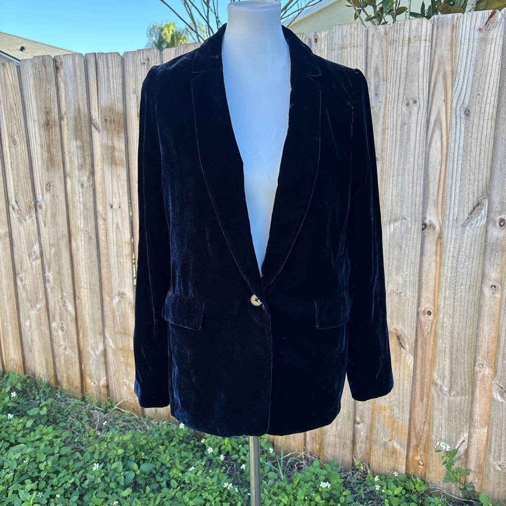 Banana Republic Velvet One button Blazer women's size 6